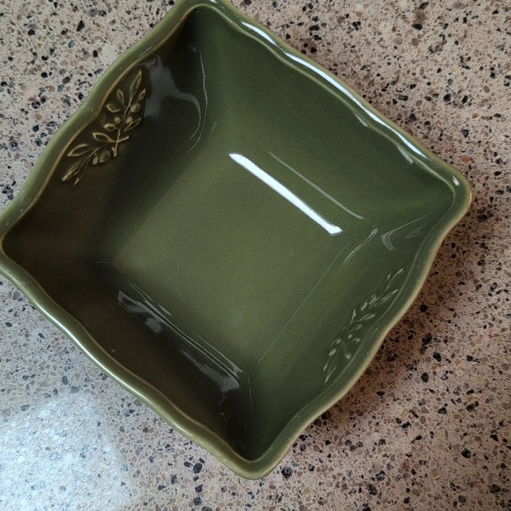 Sur La Table / Green Ceramic Olive Dish